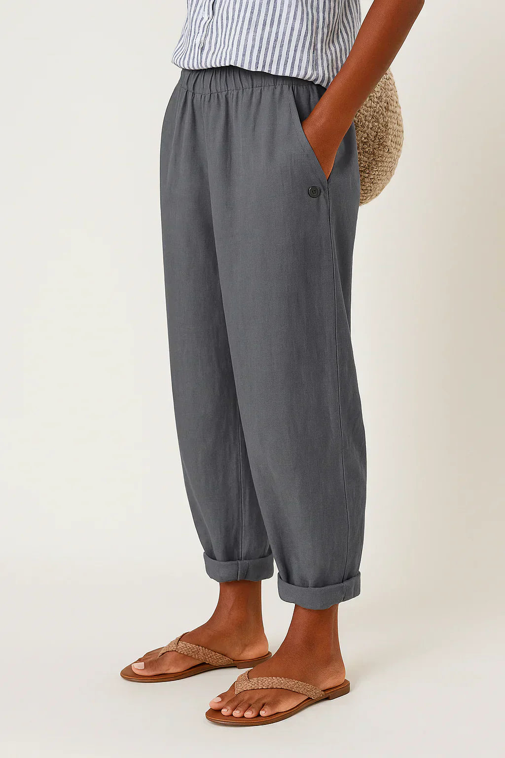 Edith | Timeless comfort in a lightweight linen and cotton blend