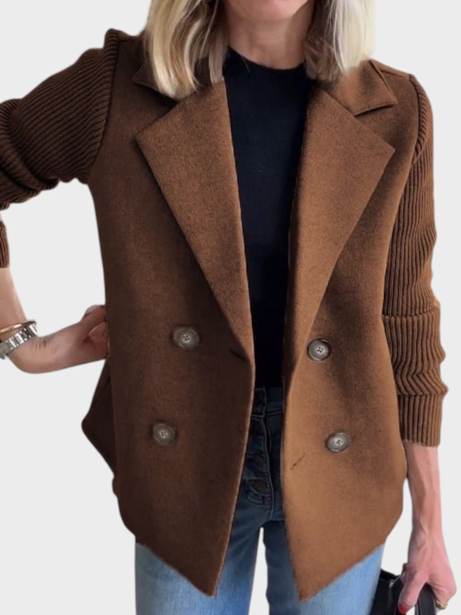 Elegant jacket with knitted sleeves