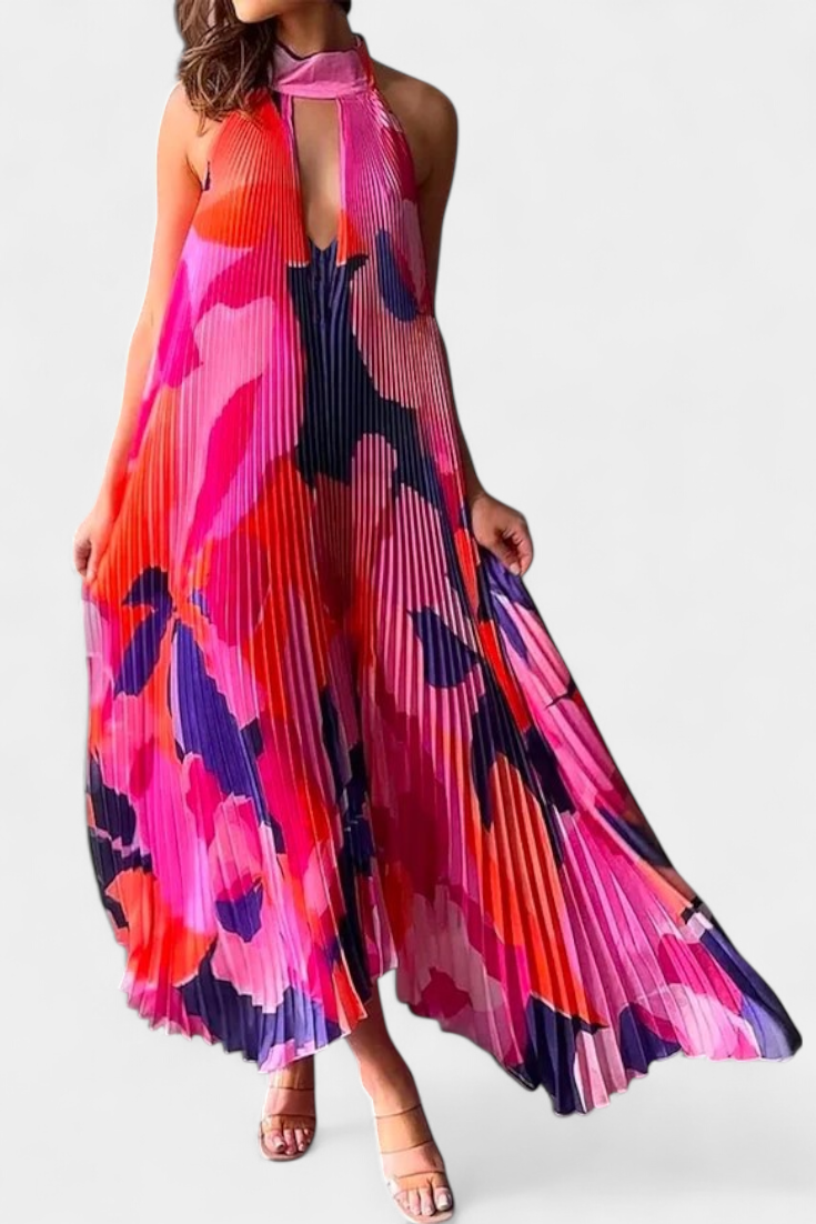 Giselle long pleated dress with neckline and elegant movement