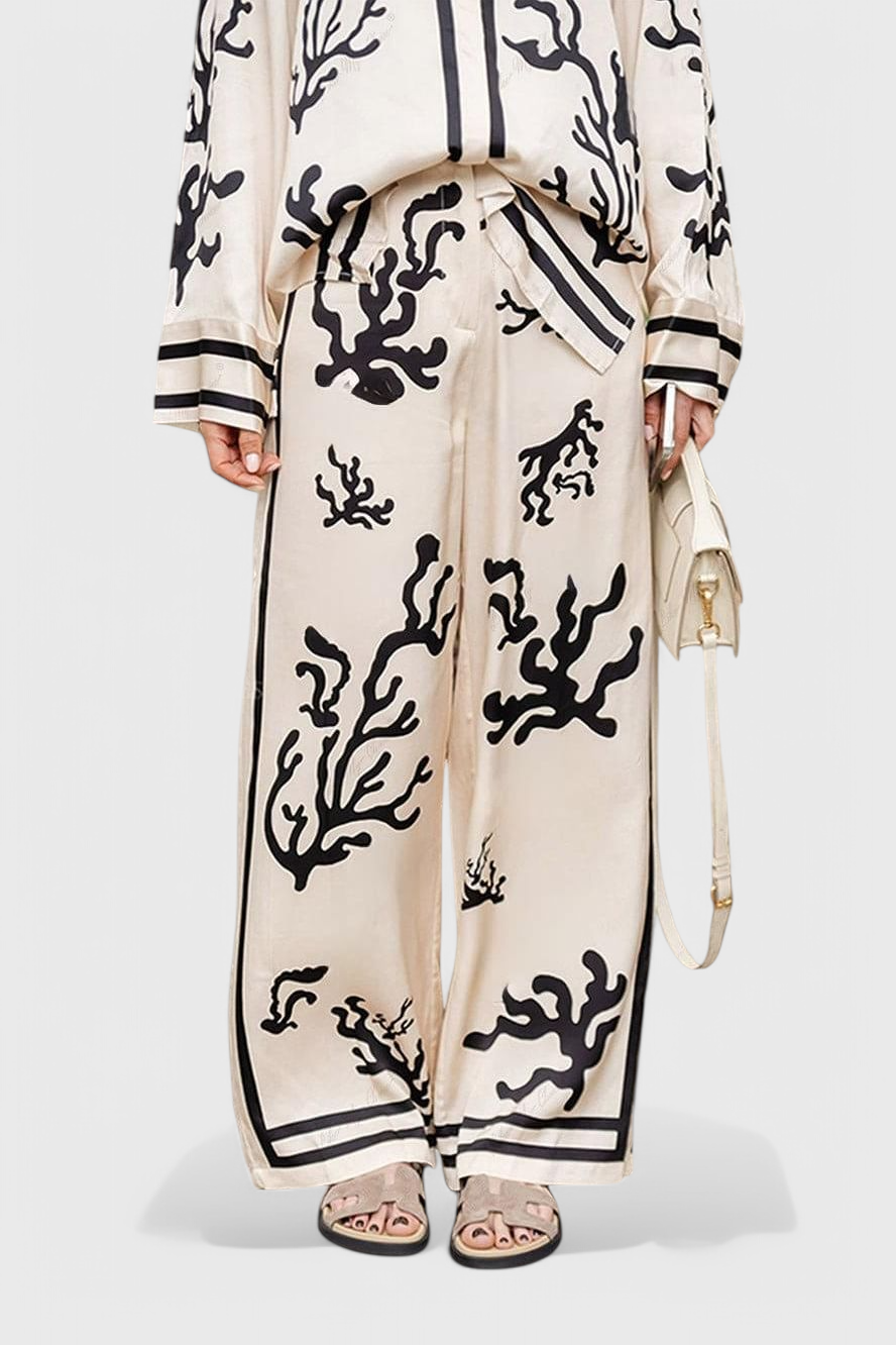 Nazaret Set with Wide Leg Pants and Artistic Print