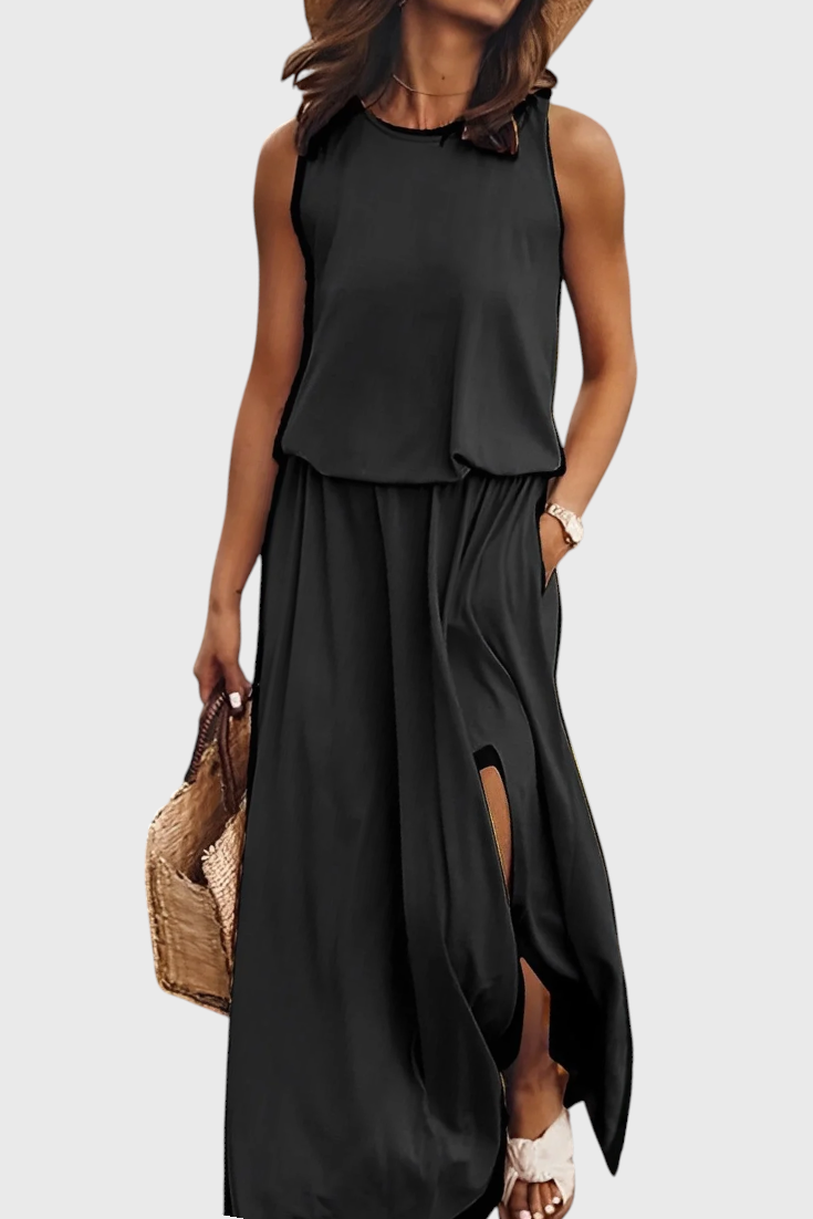 Dianne Sleeveless dress with side slit and loose silhouette