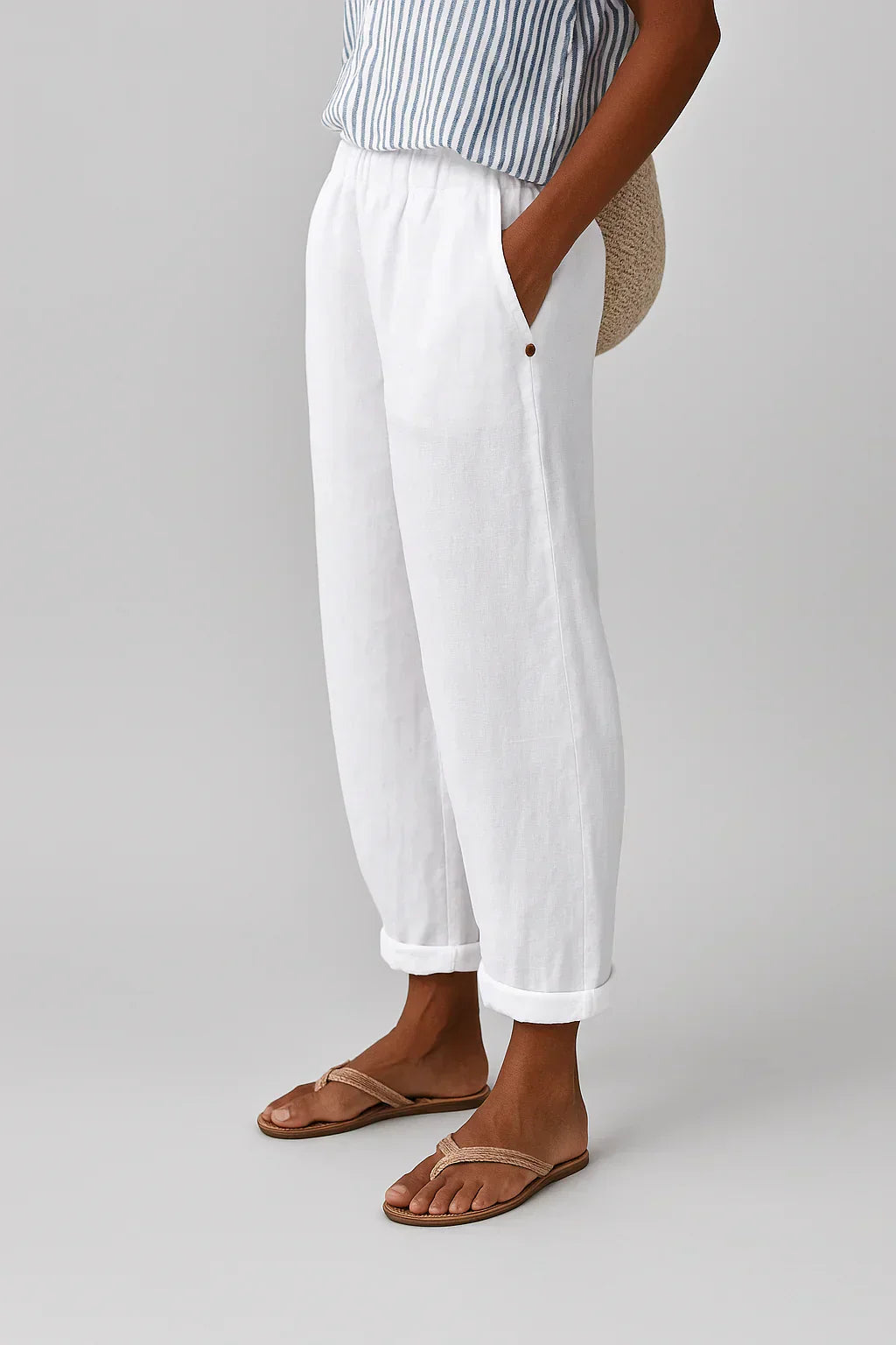 Edith | Timeless comfort in a lightweight linen and cotton blend