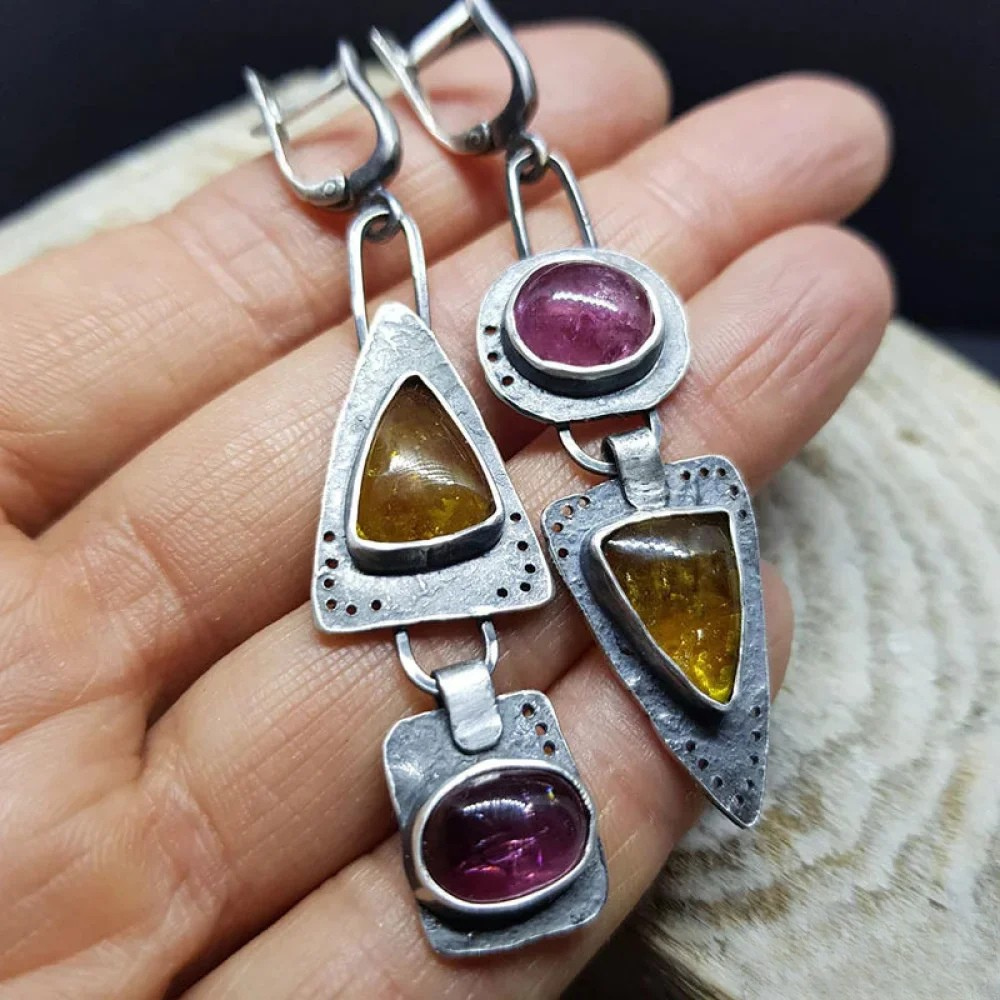 Geometric triangular earrings