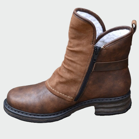 Leather country boots for everyday comfort