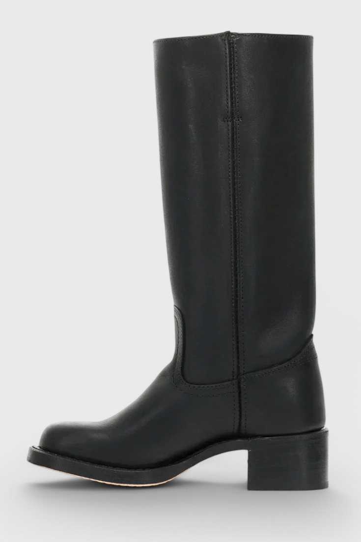 Grace - Classic Modern Boots for All Seasons