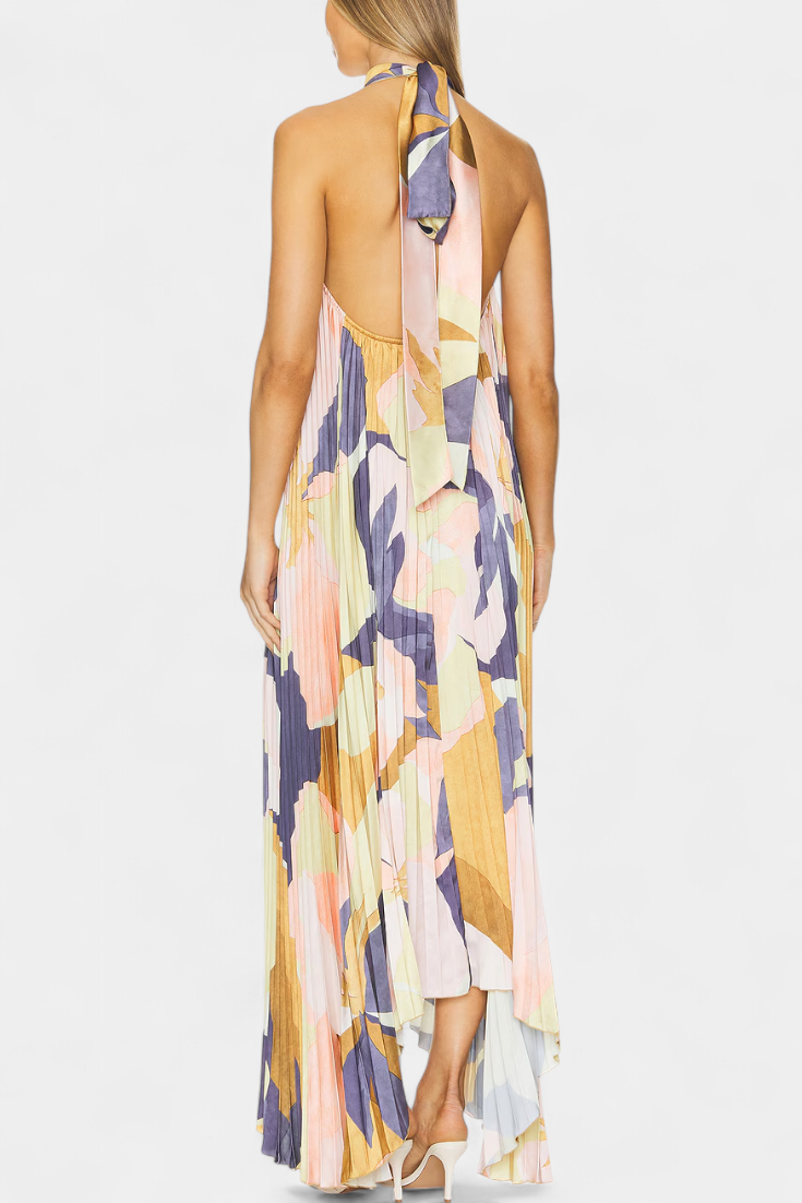 Giselle long pleated dress with neckline and elegant movement