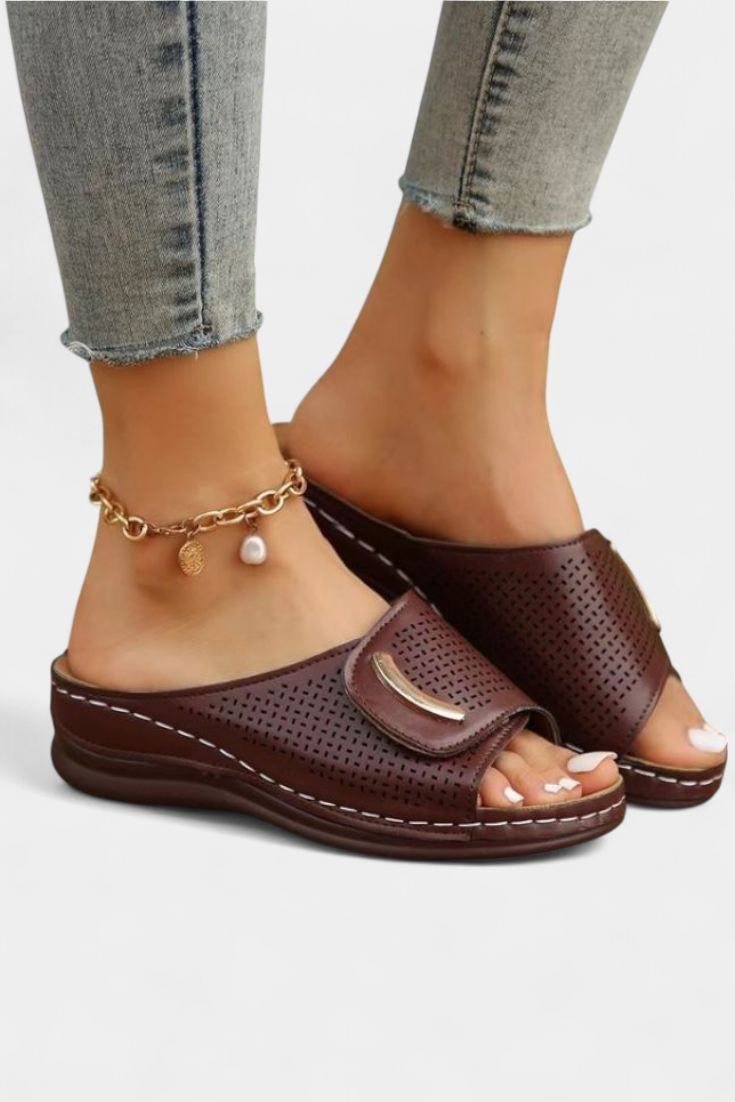 Itziar Orthopedic sandals with perforated design and soft sole